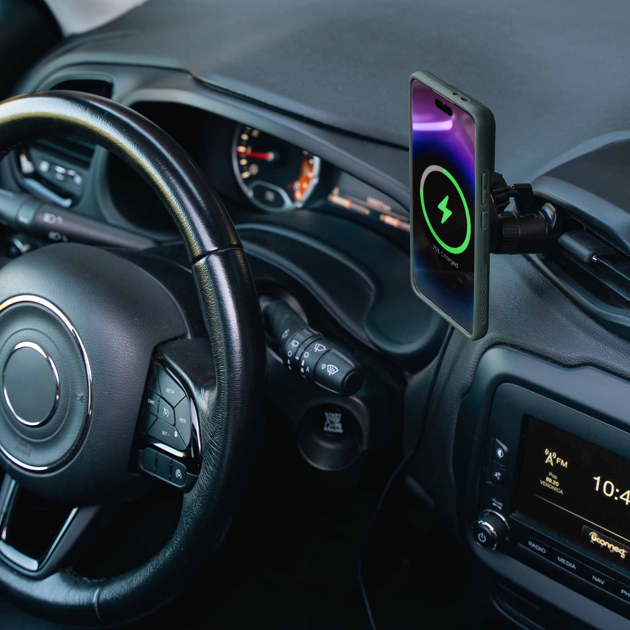 Aqiila Chargebird Qi2 trådlös laddare med universellt bilfäste
